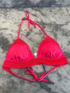 BNWOT Victoria’s Secret Crochet Bikini Top Halter Tie Back Boho Pink Vacation
